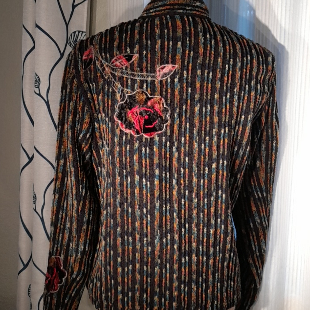 Womans multi color jacket. - Picture 4 of 4